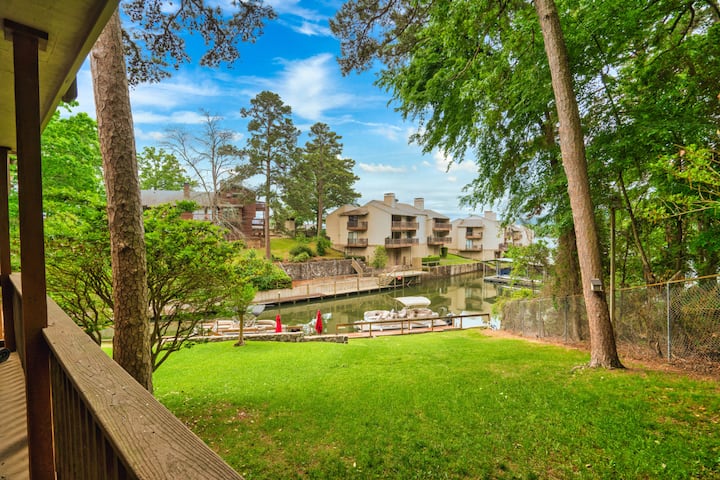 Modern&stylist Condo On Lake! - Hot Springs, AR