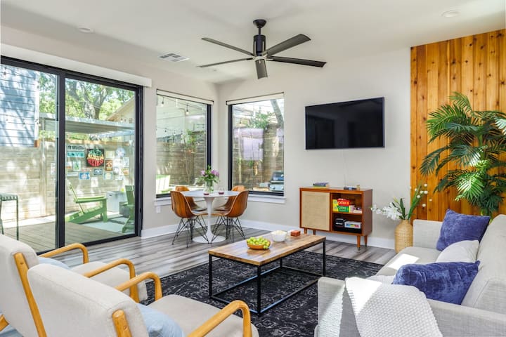 Spacious East Austin Home Private Gym, Firepit
