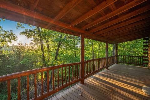 Cabin In The Woods, Minutes from Branson Landing!