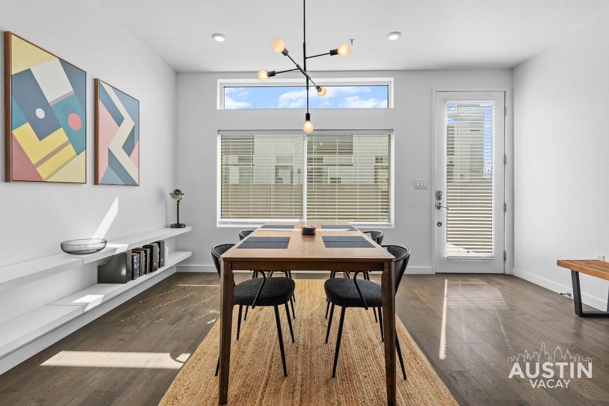 Central Condo w/ Balcony, Close to DT & Food
