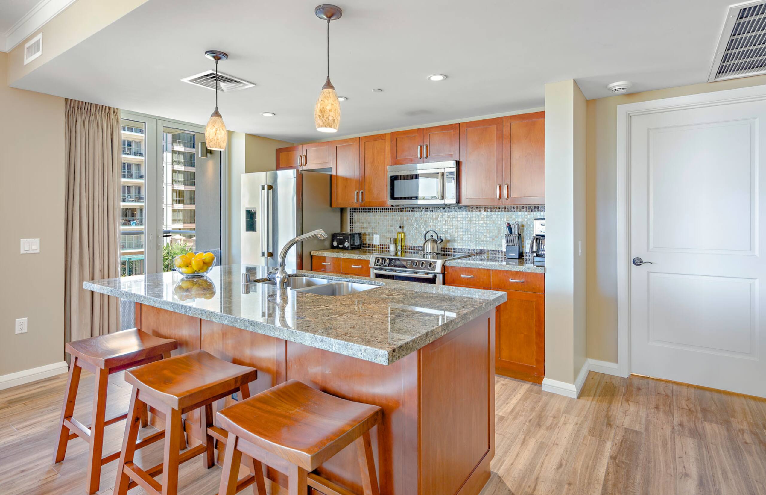 Condo in Lahaina · ★4.88 · 2 bedrooms · 3 beds · 2 baths - Image 12