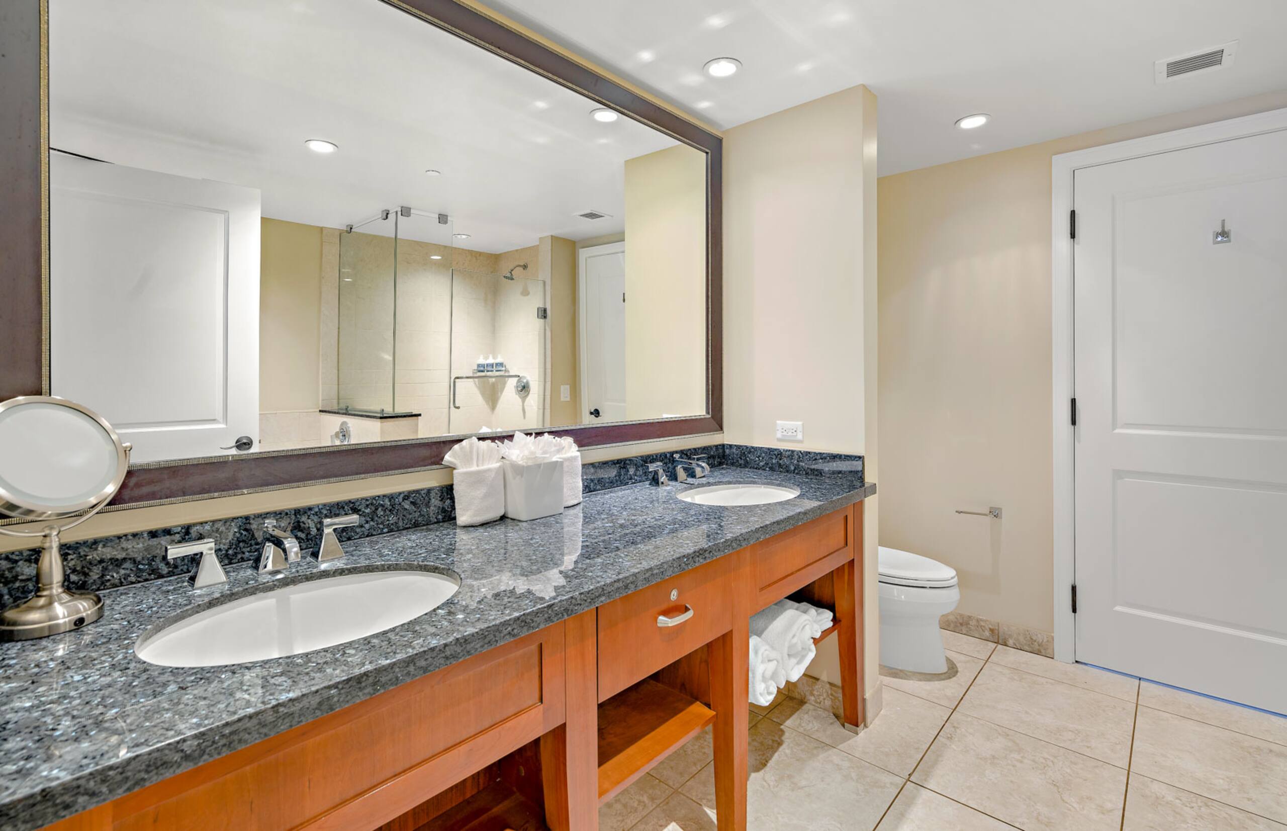 Condo in Lahaina · ★4.88 · 2 bedrooms · 3 beds · 2 baths - Image 20