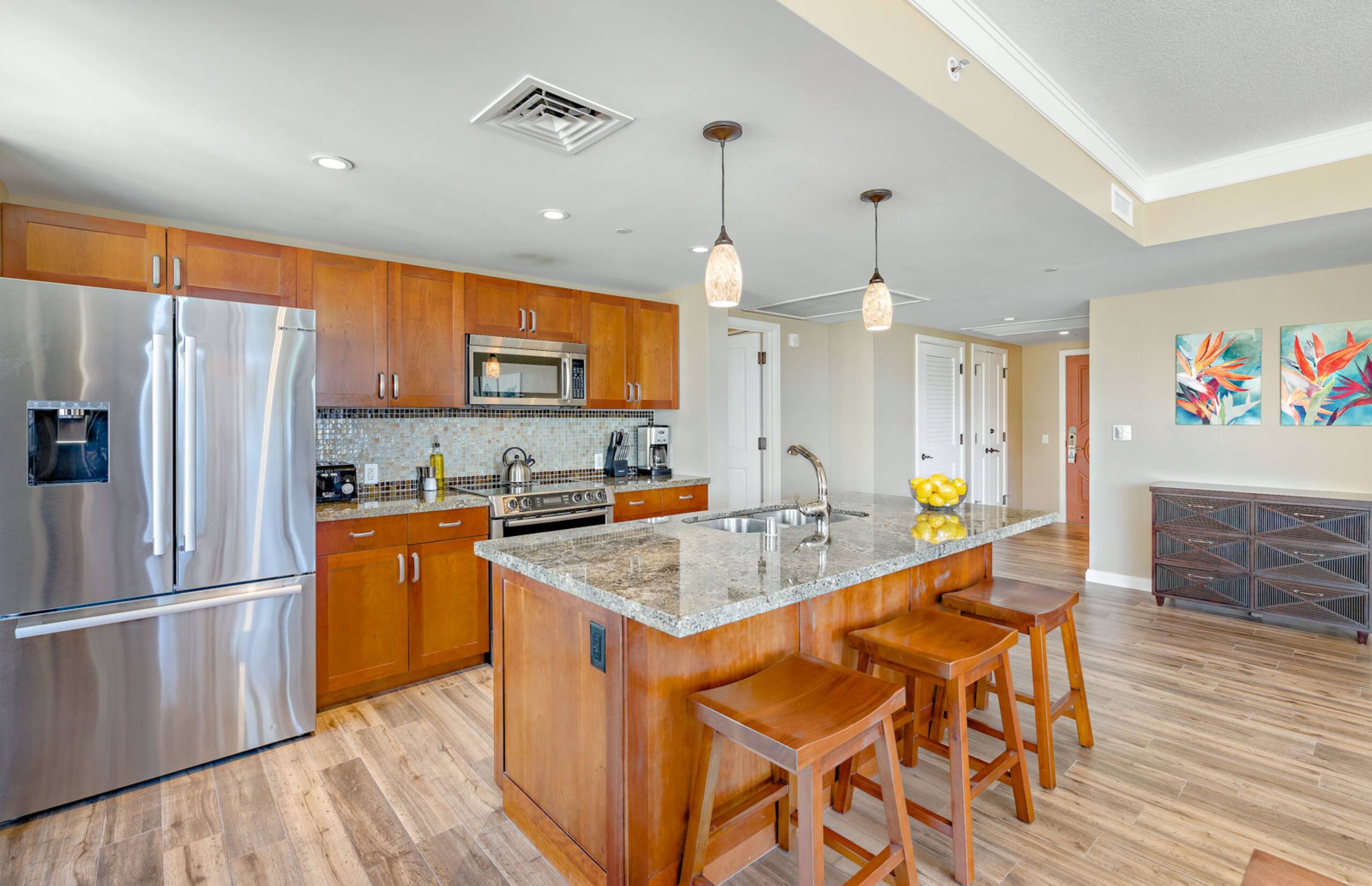 Condo in Lahaina · ★4.88 · 2 bedrooms · 3 beds · 2 baths - Image 13