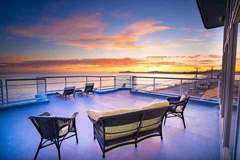 Luxury Beachfront Penthouse Walk to the Beach