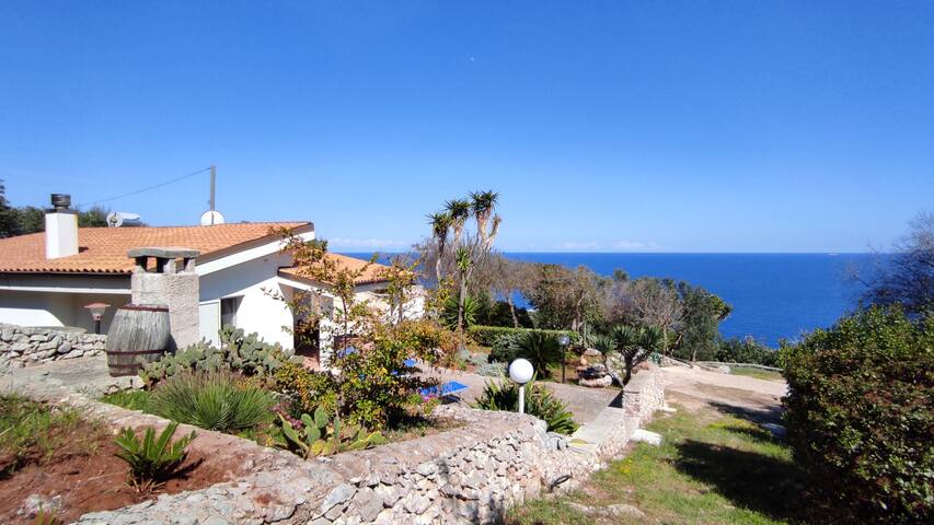 Villa Resta – Private Garden and Sea View