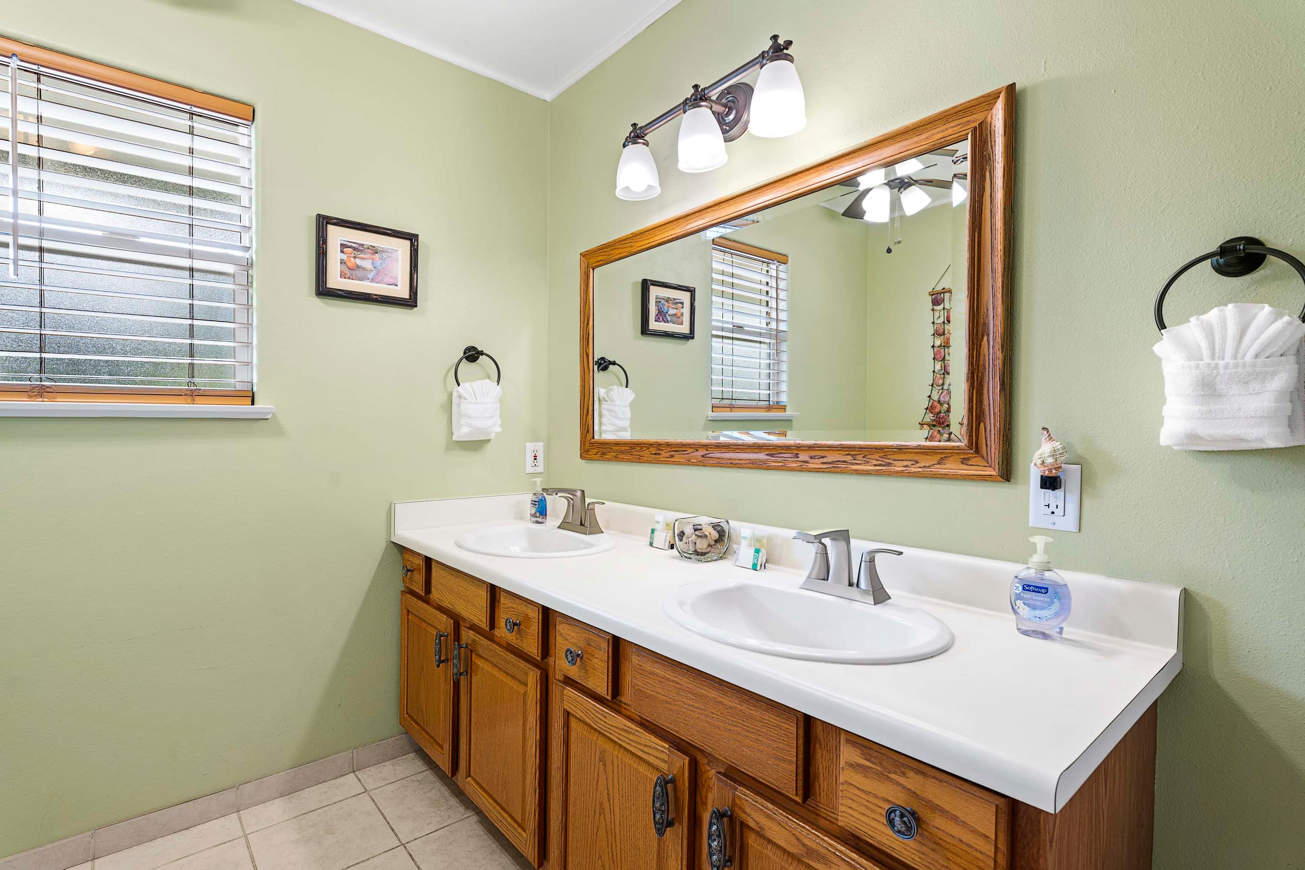Home in Kailua-Kona · ★4.79 · 4 bedrooms · 7 beds · 4 shared baths - Image 15