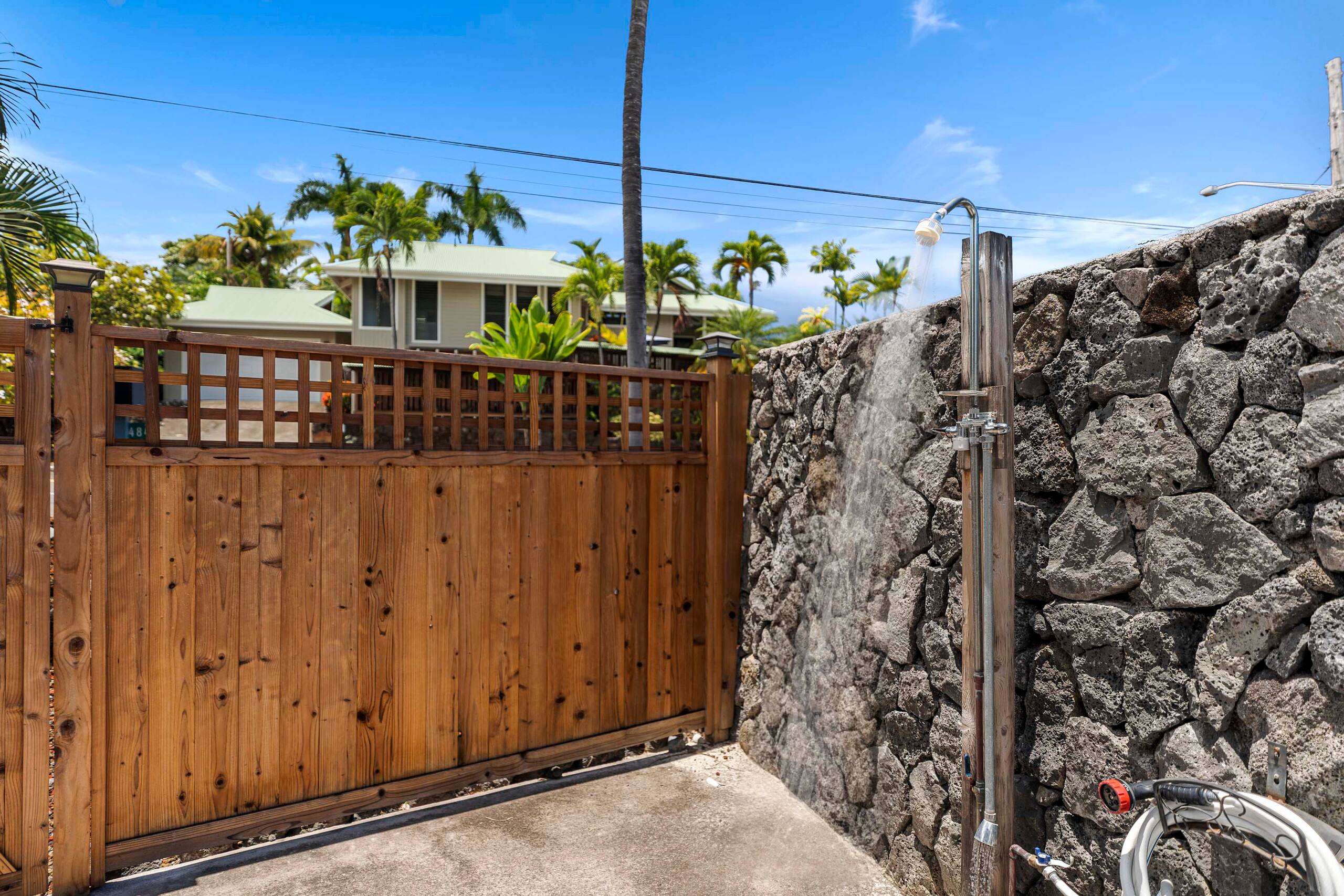 Home in Kailua-Kona · ★4.79 · 4 bedrooms · 7 beds · 4 shared baths - Image 48