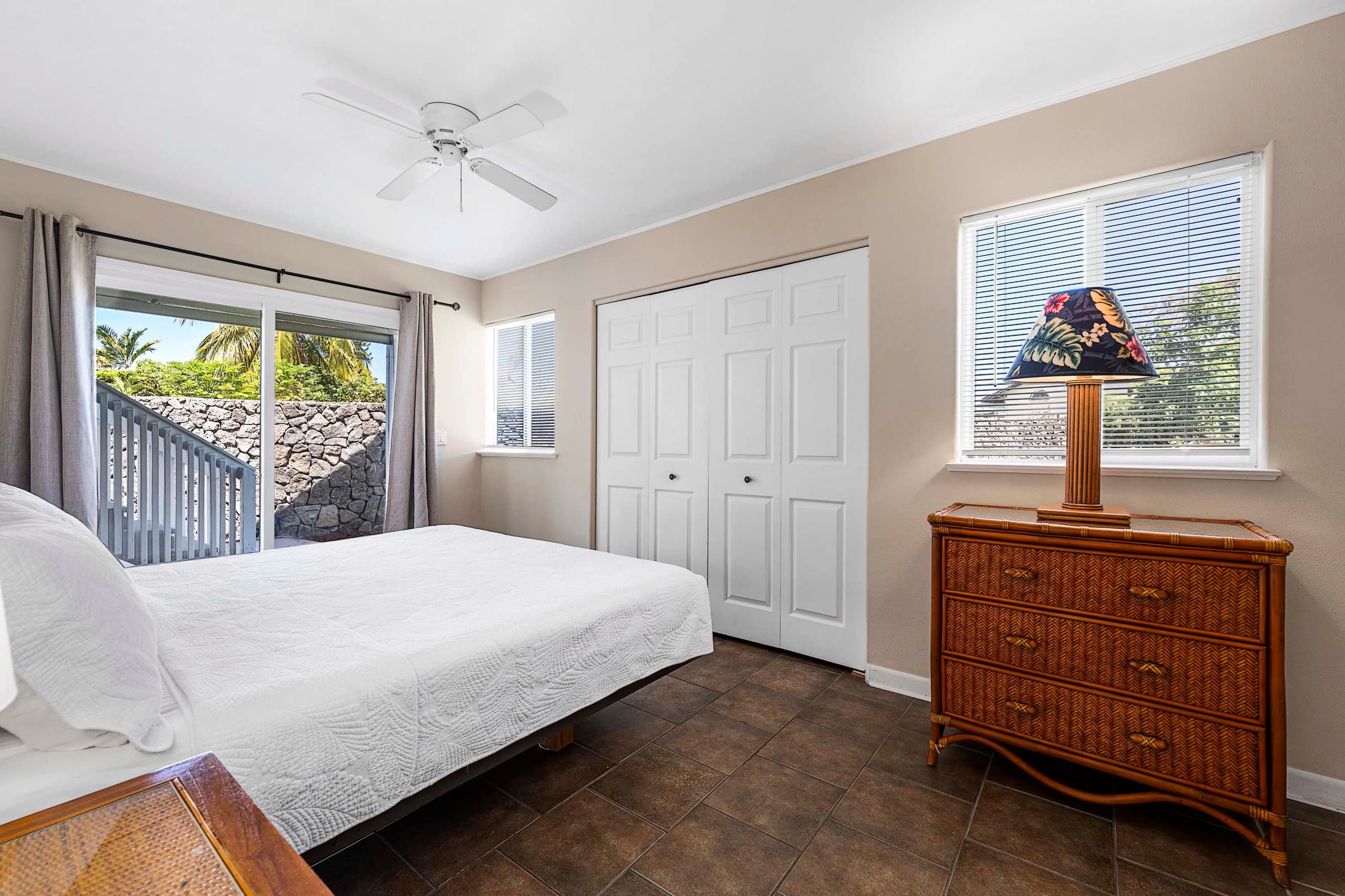 Home in Kailua-Kona · ★4.79 · 4 bedrooms · 7 beds · 4 shared baths - Image 10