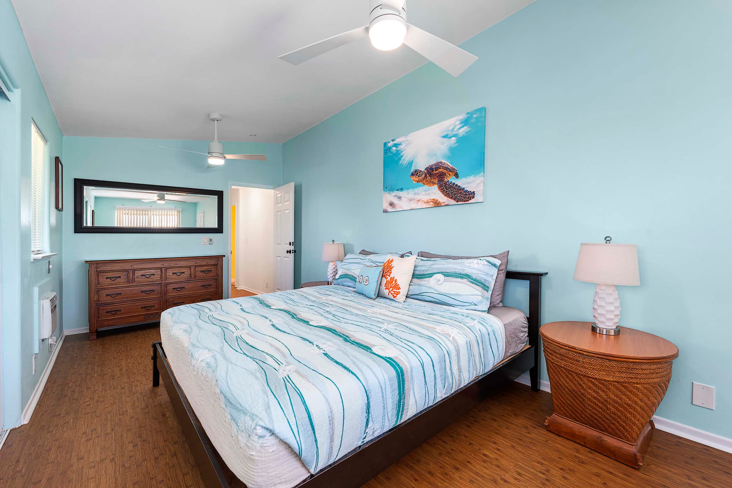 Home in Kailua-Kona · ★4.79 · 4 bedrooms · 7 beds · 4 shared baths - Image 12