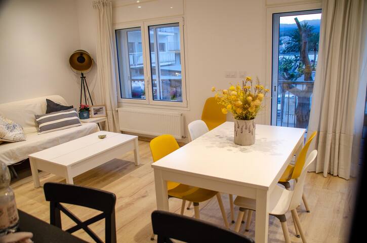 narcis monturiol – apartment with terrace and view gallery image 3