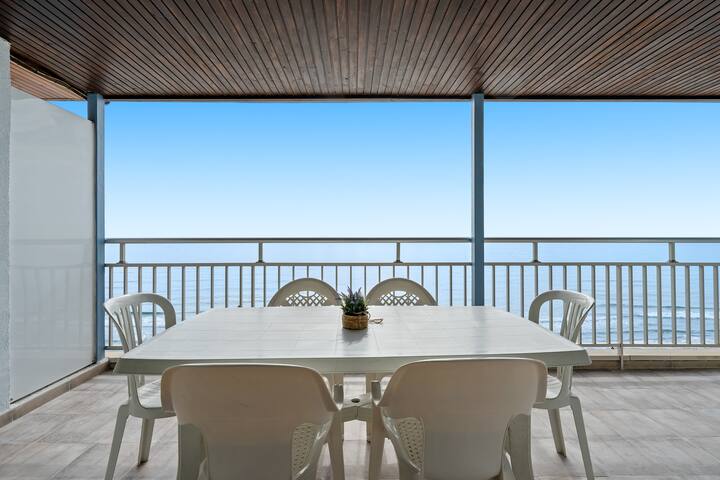 Planet Costa Dorada managed Airbnb listing 1