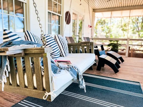 Frog Symphony・Sunsets ・ Beachfront・Porch Swing Bed