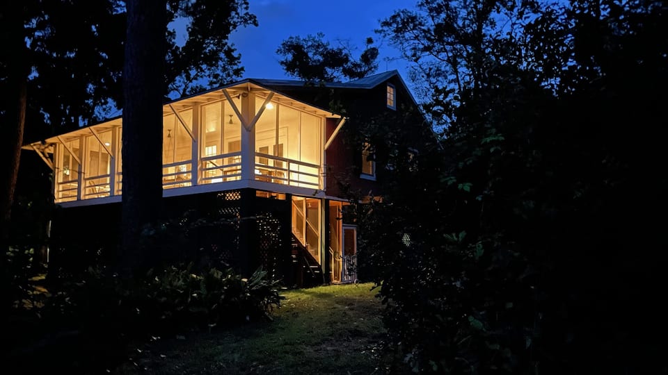 Top-earning Airbnb listing in Daphne, 3 bedrooms
