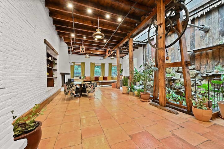 One-of-a-kind Historic Carriage House with Rooftop