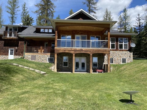 Cottage on Beautiful Tie Lake with A/C and Hot Tub