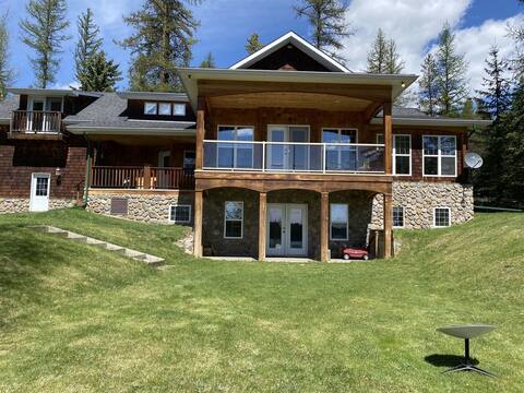 Cottage on Beautiful Tie Lake with A/C and Hot Tub