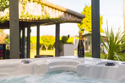 Popular Airbnb listing: Channel View - fabulous hot tub, wonderful views in Folkestone