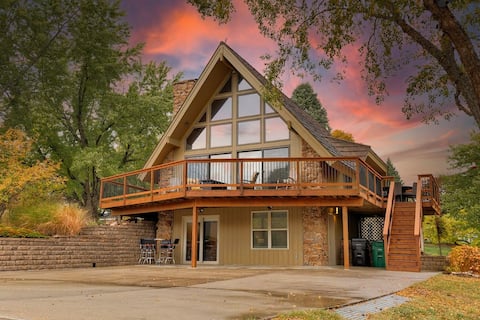 Unique suburban paradise with pond access