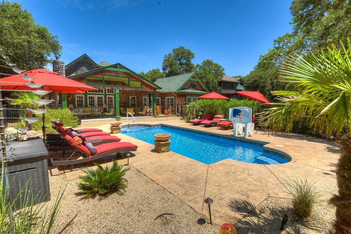 Serenity Now: Private Pool, Hot Tub, fire pit