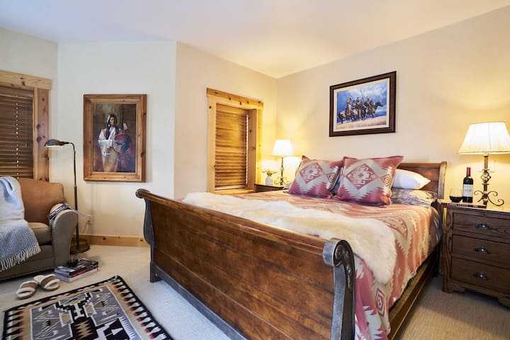 JHRL Granite Ridge Cabin 7620 - Luxury Log Cabin