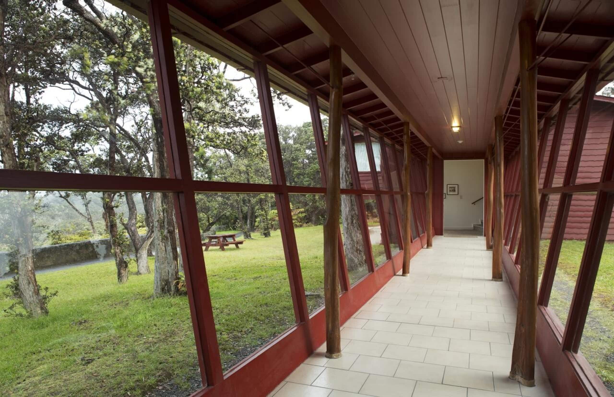 Hotel in Pahoa · ★4.33 · 1 bedroom · 1 private bath - Image 8