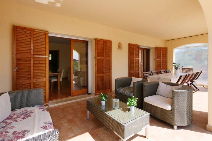 Cas Cans gallery image 5