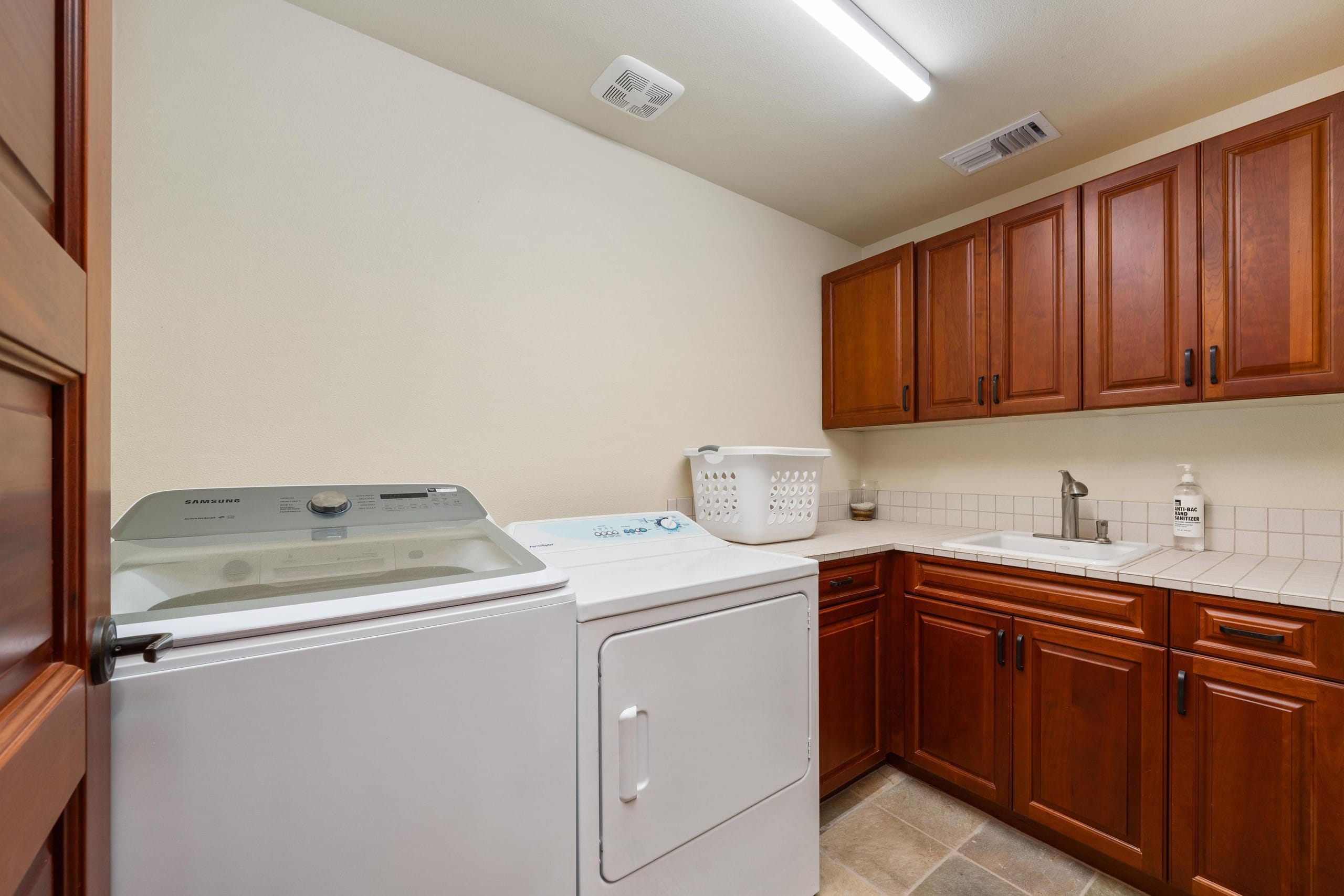 Home in Waimea · ★4.55 · 3 bedrooms · 4 beds · 3 baths - Image 38