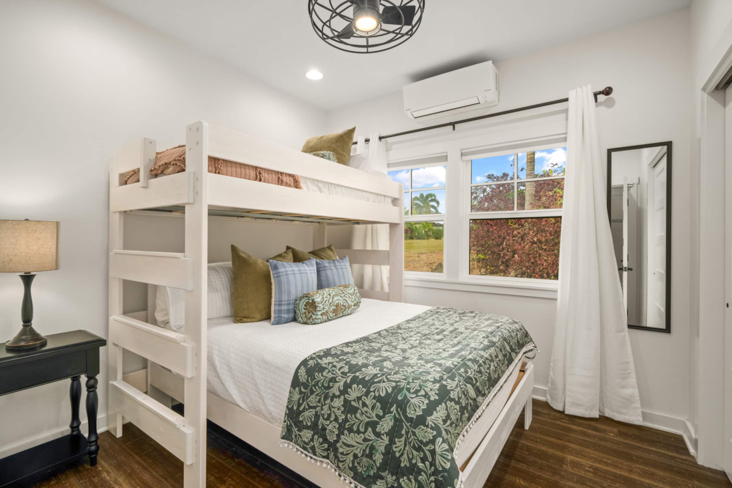 NEW Estate 5BR Retreat, Pool, AC & PickleBall - Photo 33