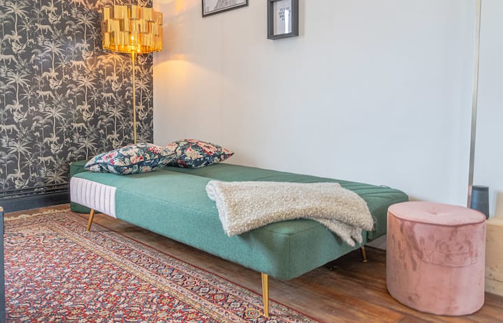 غرفة الطعام غرفة العمل غرفة المعيشة سرير غرفة المعيشة