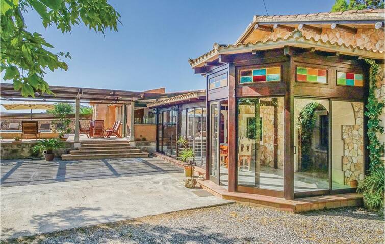 4 bedroom awesome home in Manacor gallery image 4