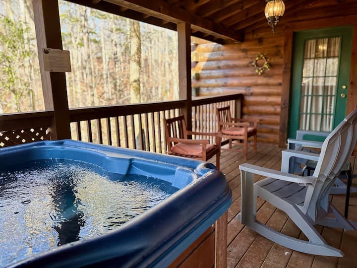 Coziest Dog Friendly Cabin-hot Tub & King Bed! - Gatlinburg, TN