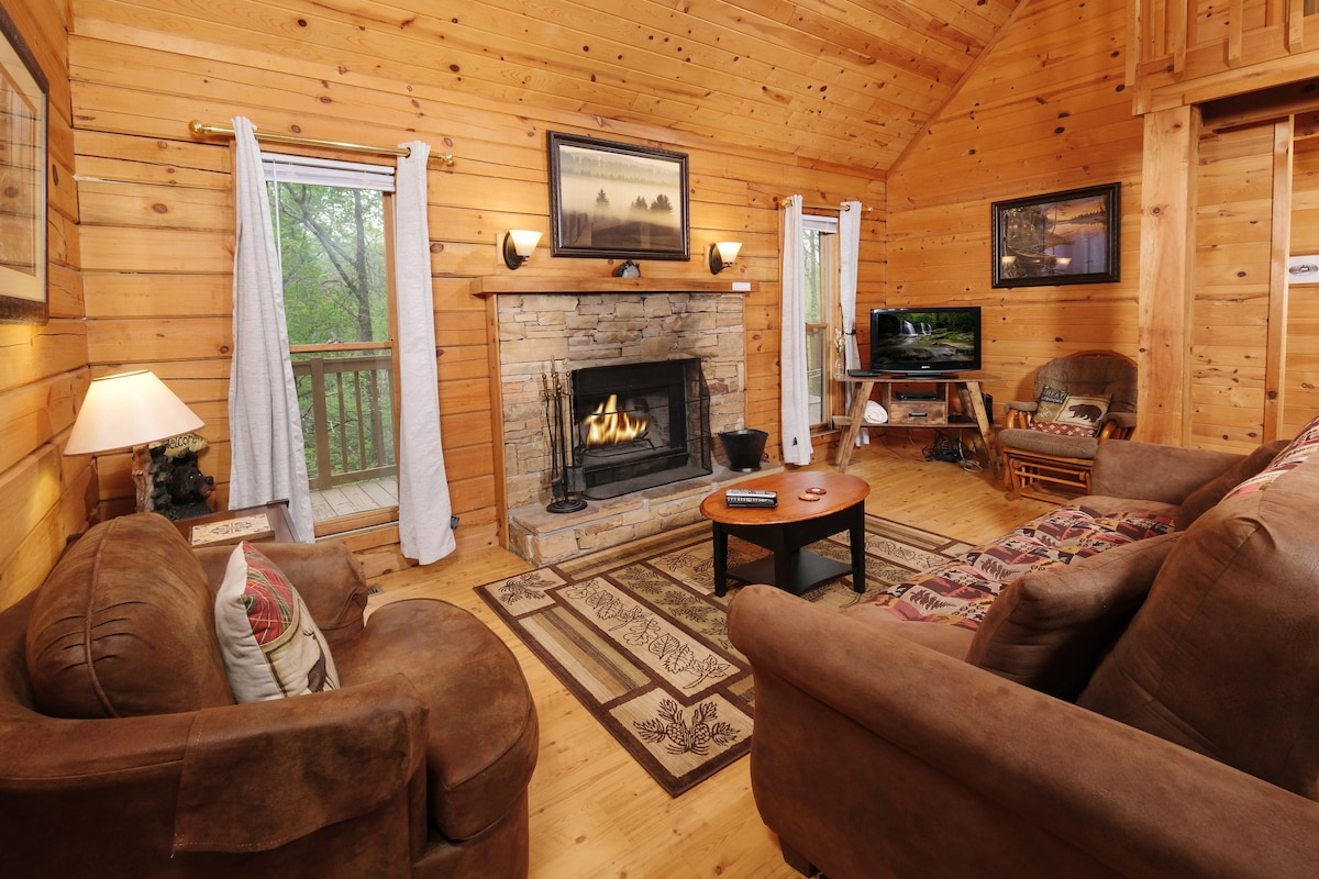 Pet friendly, hot tub, king beds, great location!