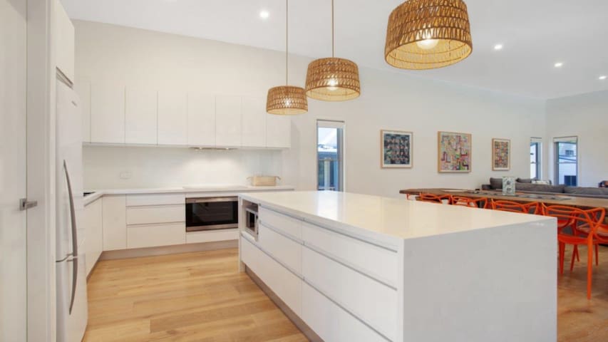 Stunning Beach House gallery image 2