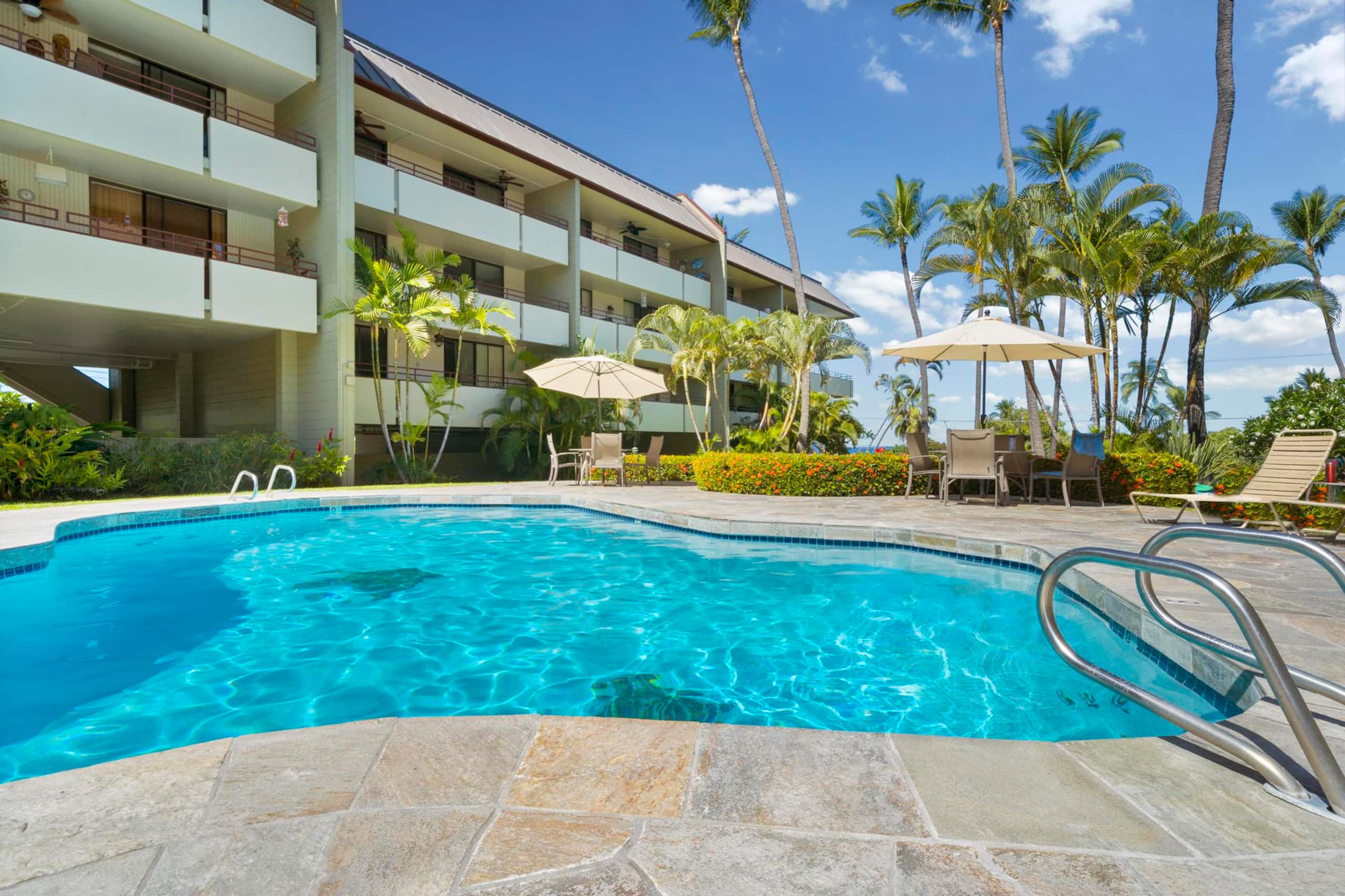 Condo in Kailua-Kona · ★4.45 · 2 bedrooms · 3 beds · 2 shared baths - Image 30