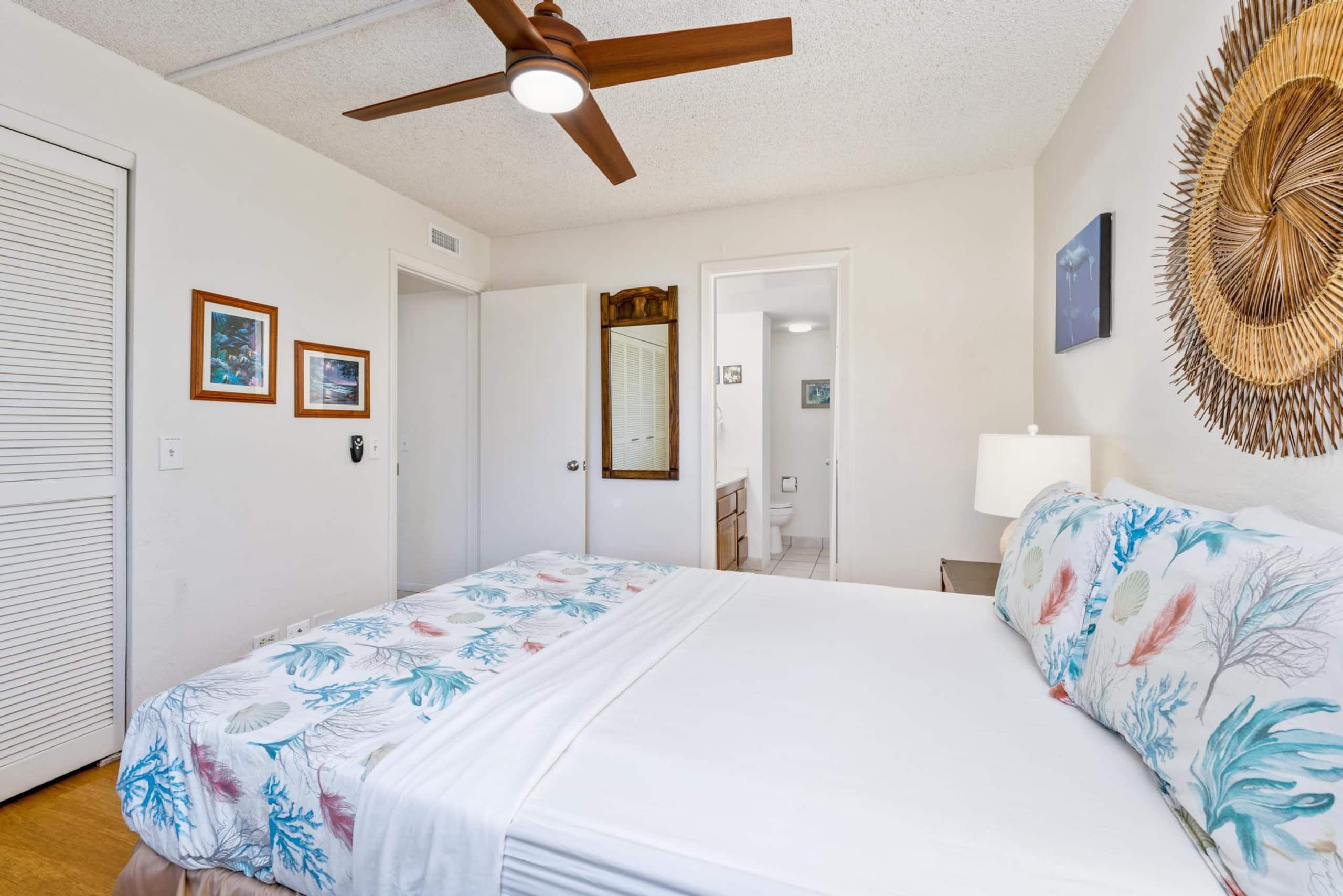 Condo in Kailua-Kona · ★4.45 · 2 bedrooms · 3 beds · 2 shared baths - Image 15