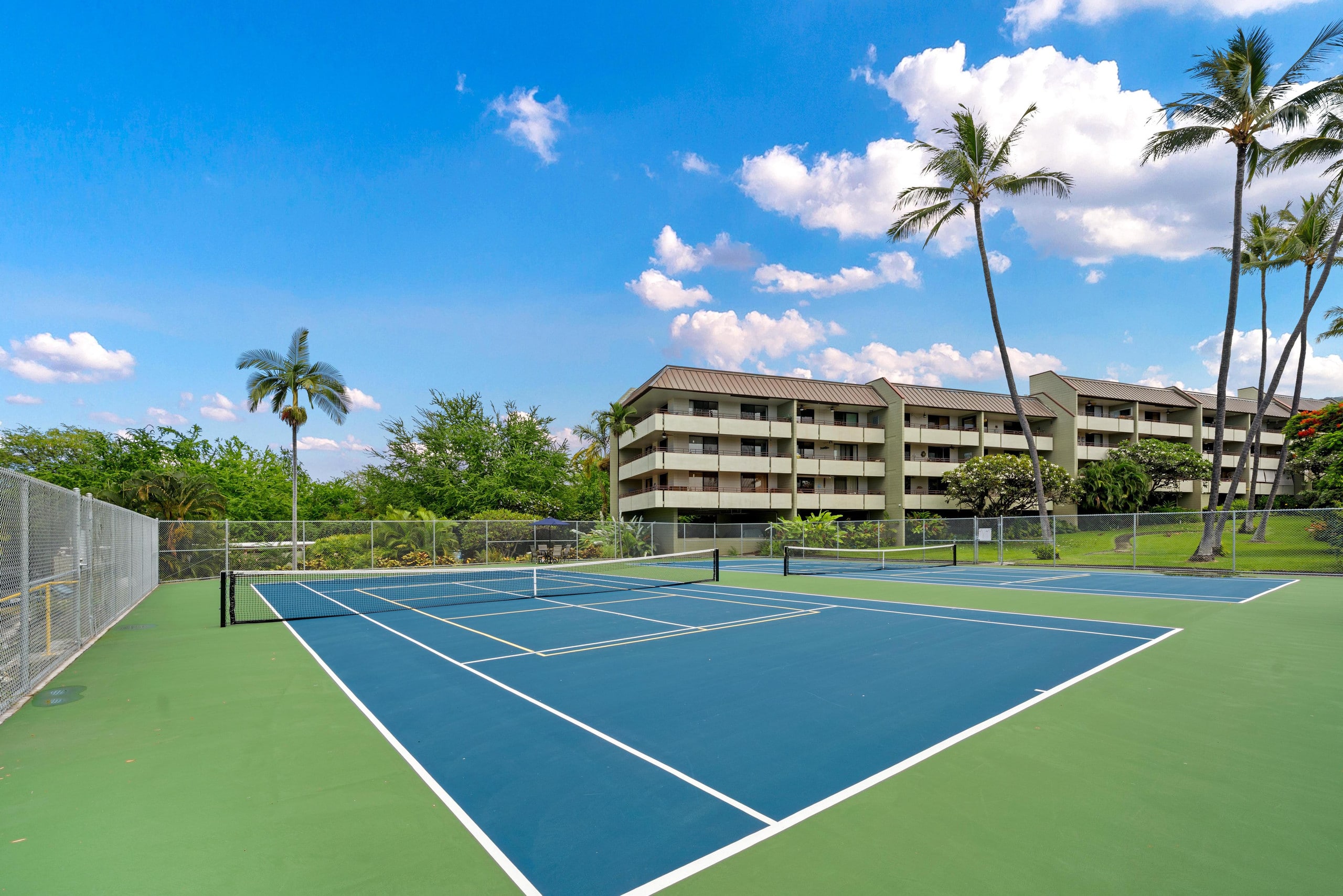 Condo in Kailua-Kona · ★4.45 · 2 bedrooms · 3 beds · 2 shared baths - Image 36