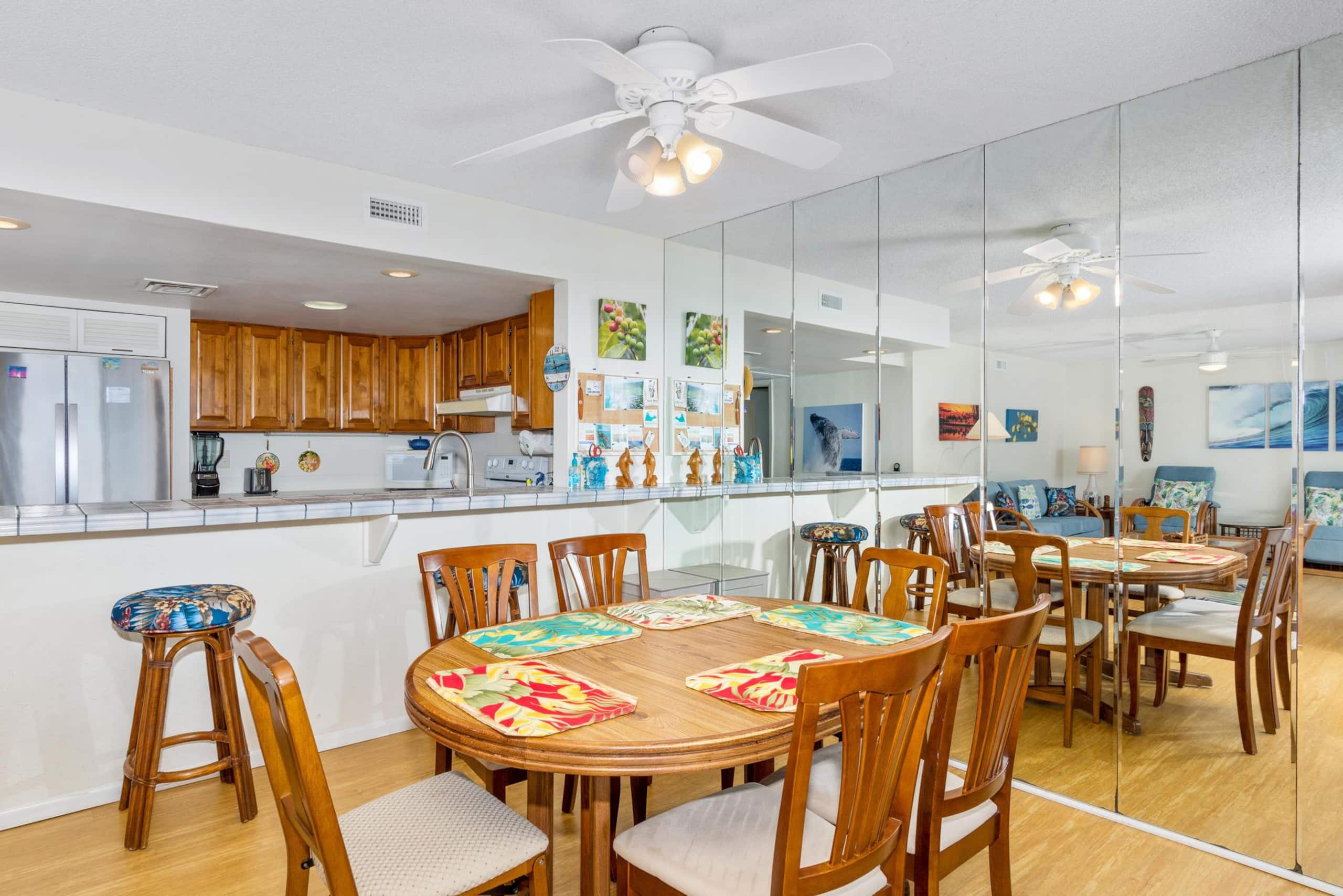 Condo in Kailua-Kona · ★4.45 · 2 bedrooms · 3 beds · 2 shared baths - Image 4