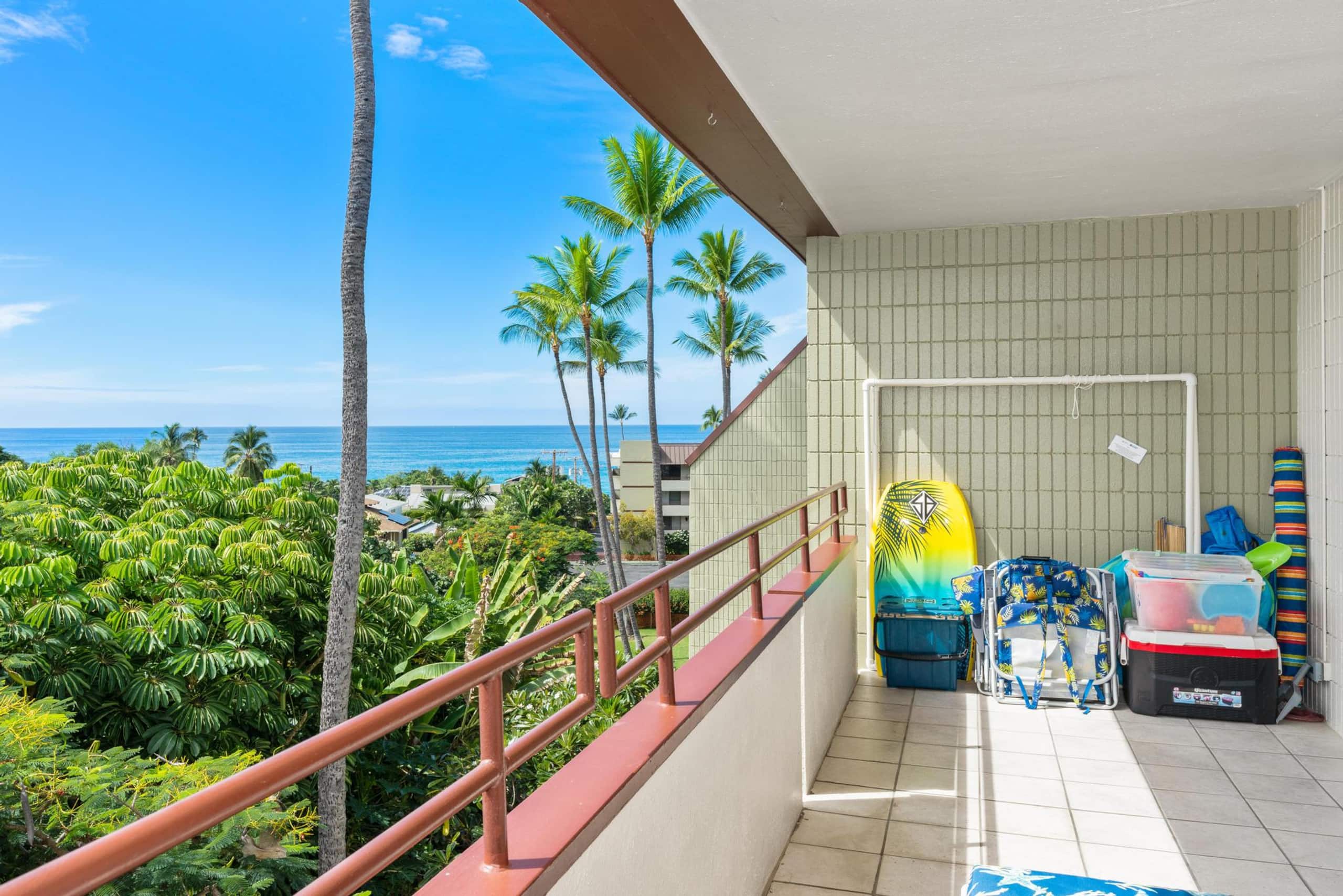Condo in Kailua-Kona · ★4.45 · 2 bedrooms · 3 beds · 2 shared baths - Image 6