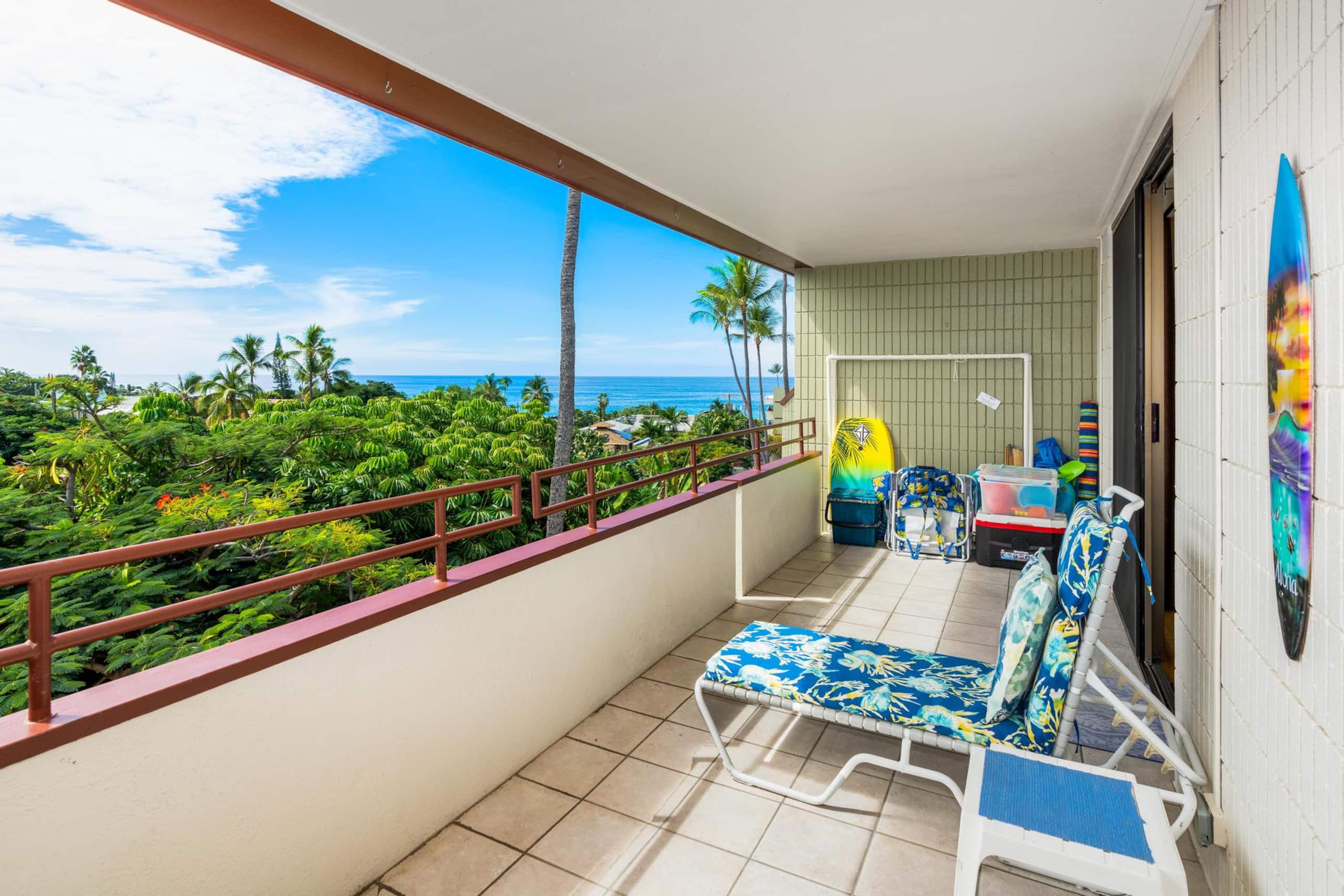 Condo in Kailua-Kona · ★4.45 · 2 bedrooms · 3 beds · 2 shared baths - Image 8