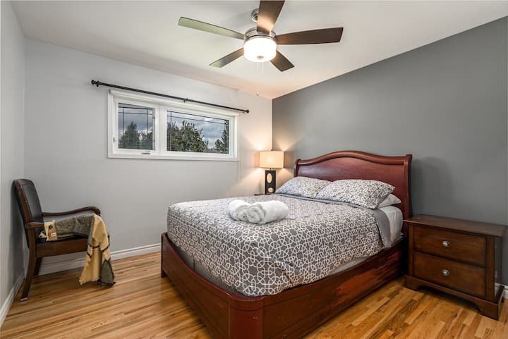 светла спалня №1