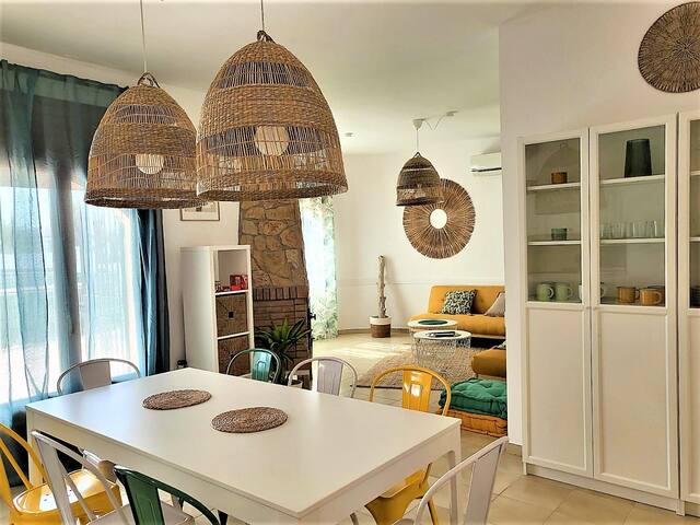 8008 casa hendre, news.exceptional canal house wit gallery image 4