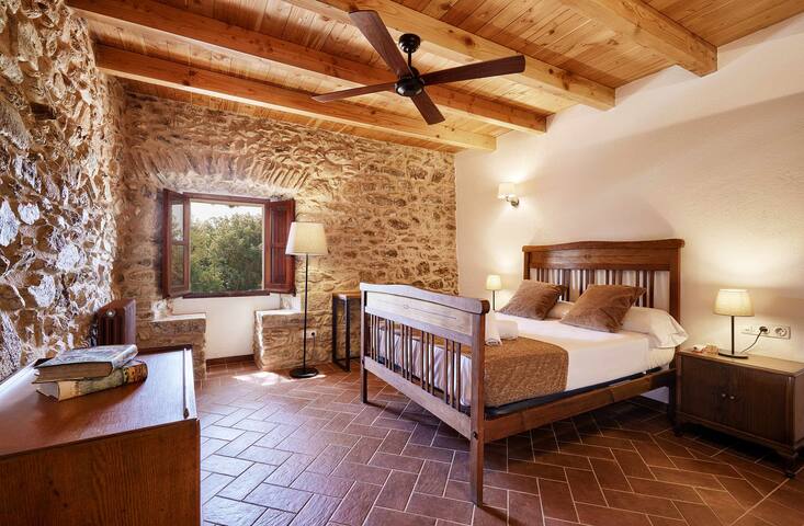 Masia Torre Lloreta S. Xiii – Casa Puigtavell gallery image 5