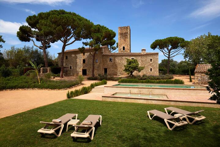 Masia Torre Lloreta S. Xiii – Casa Puigtavell gallery image 4