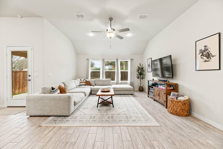 Casa at Fossil Creek | 3BD, Office, Game Area