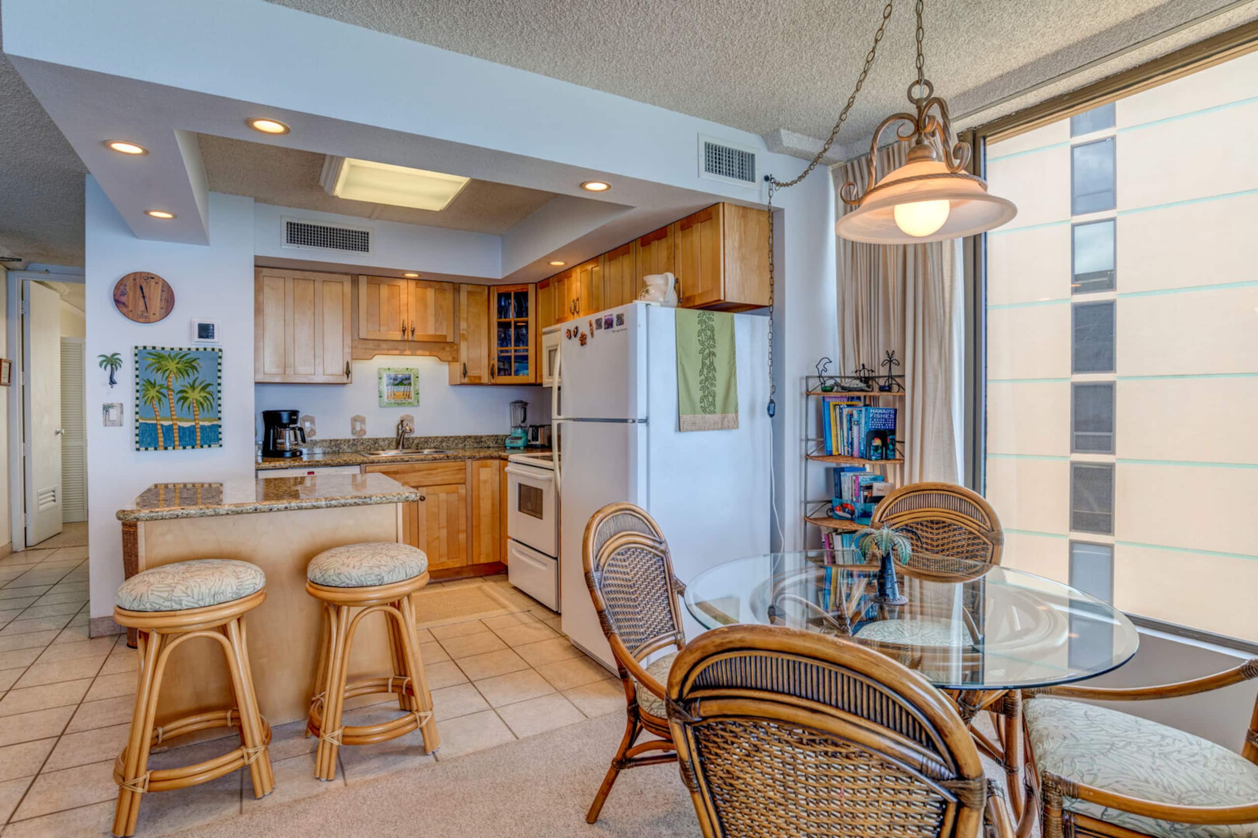 Condo in Lahaina · ★4.73 · 1 bedroom · 2 beds · 1 private bath - Image 11
