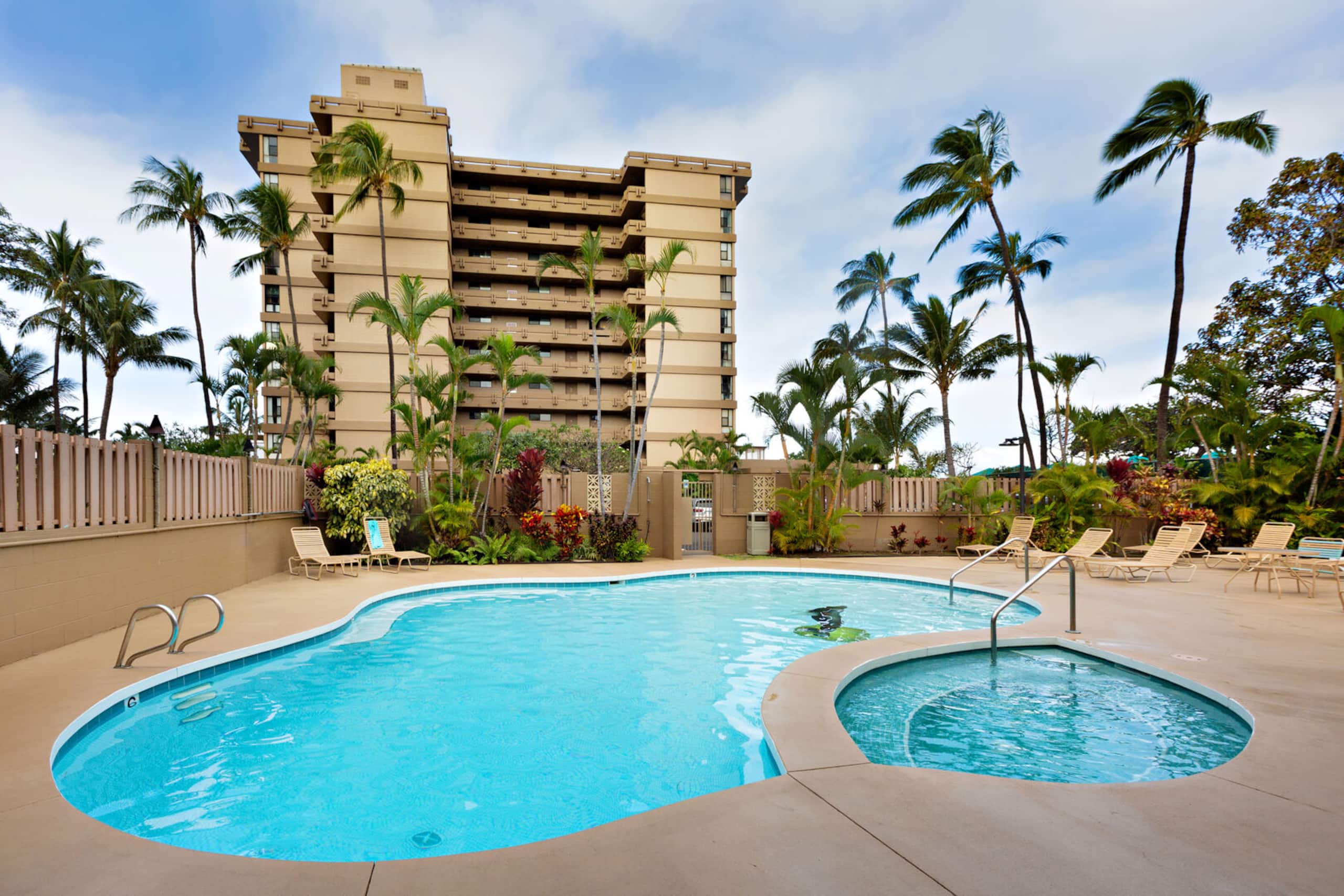 Condo in Lahaina · ★4.73 · 1 bedroom · 2 beds · 1 private bath - Image 21