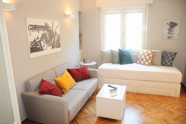 Lovely apartment in Plaka gallery image 5