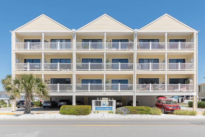 Immaculate Two Bedroom, Two Bath Oceanview Condo Located In The Heart Of North Myrtle Beach!! - North Myrtle Beach, SC