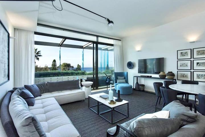 Bondi Luxury Apartment | Views | Parking