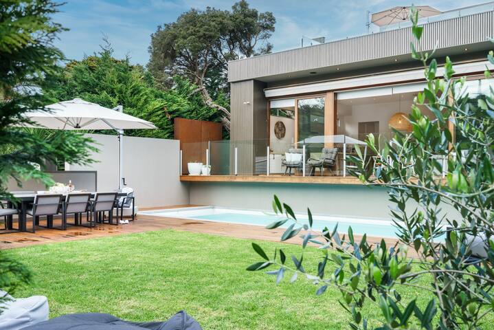 Trelawney Beach House gallery image 3